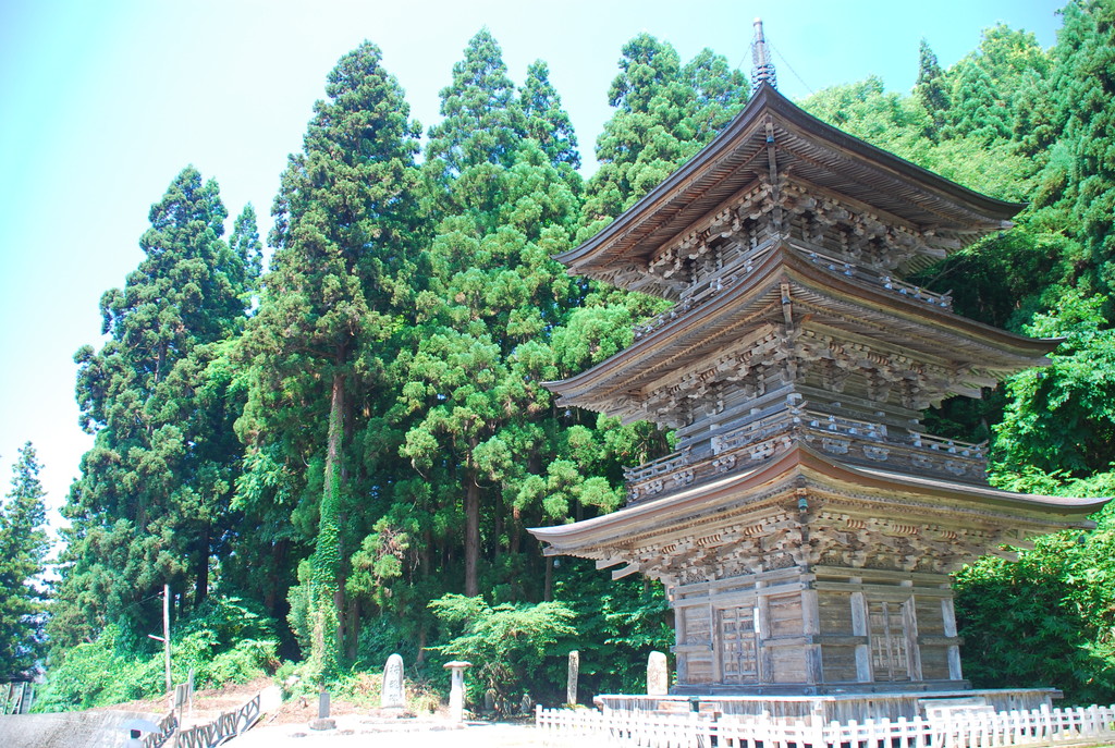 本山慈恩寺三重塔